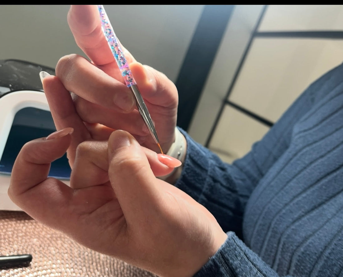 Comment réparer des ongles abîmés après du gel ou du semi-permanent ?
