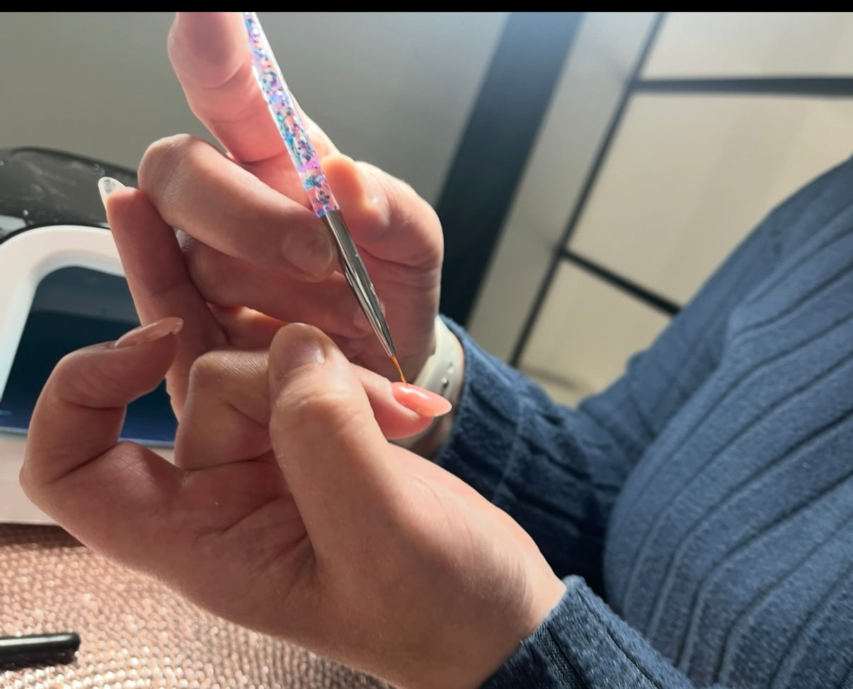 Comment réparer des ongles abîmés après du gel ou du semi-permanent ?