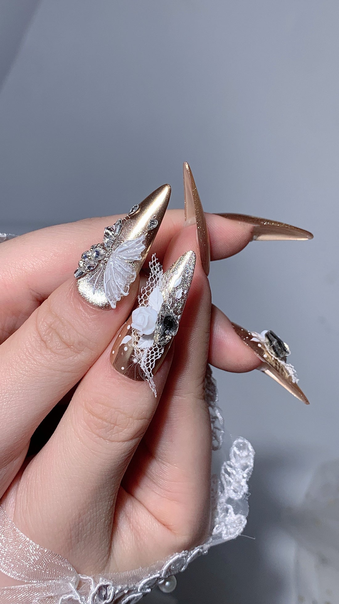 Combien coûte une pose d’ongles et comment fixer ses prix ?